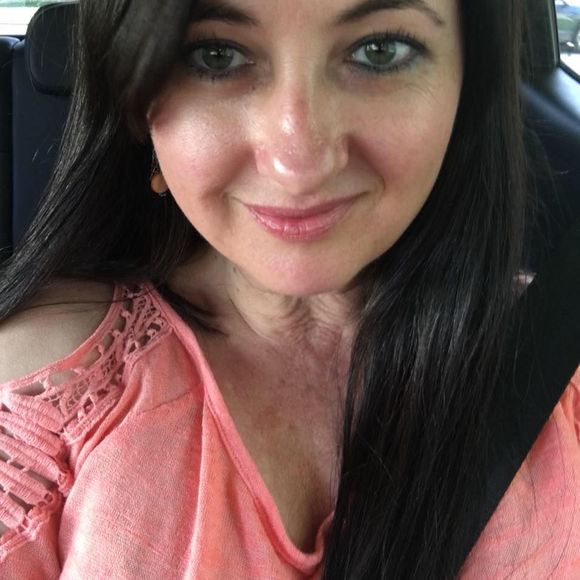 Meet your Posher, Holly - Picture 1 of 1